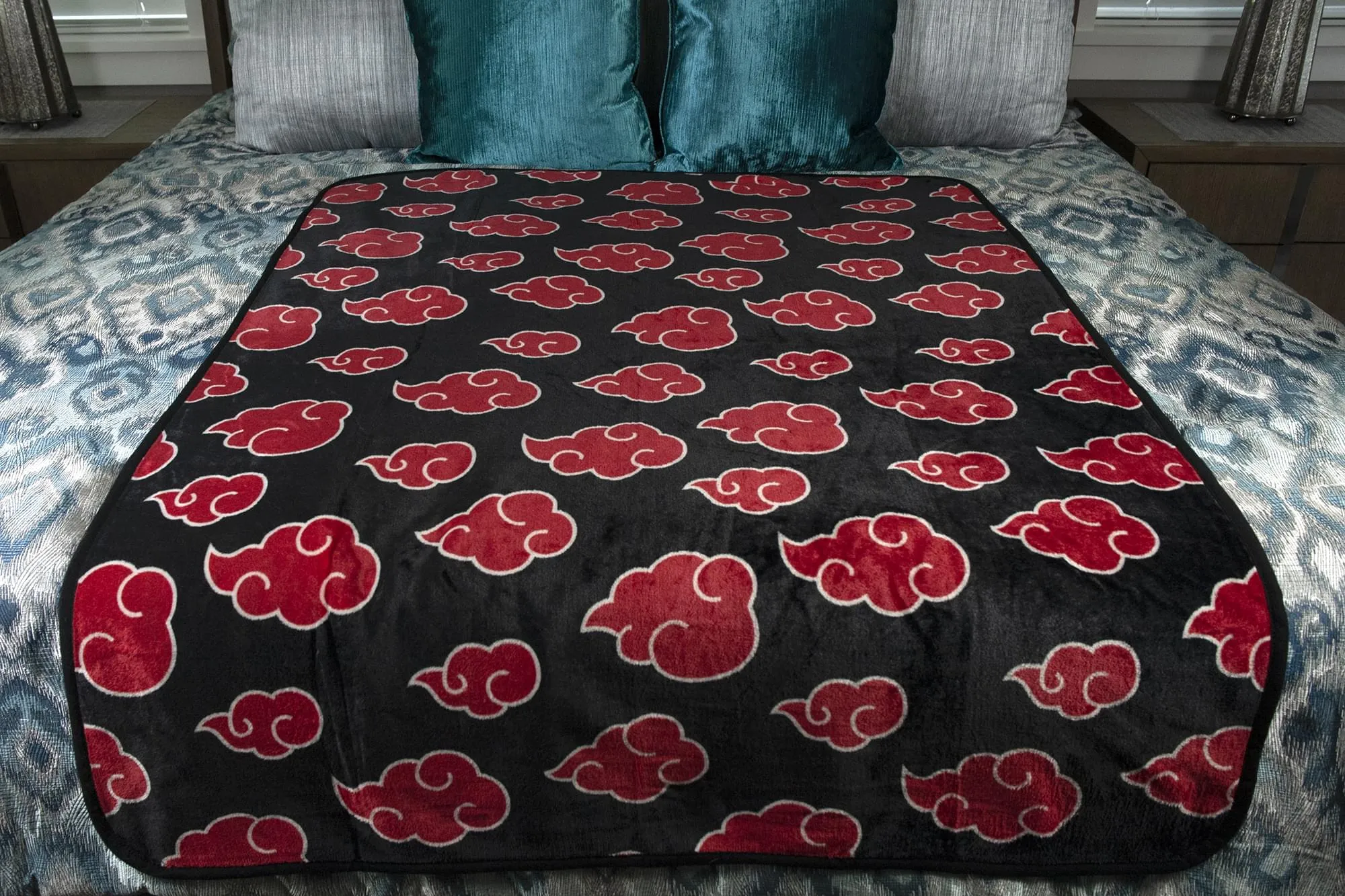 Naruto: Shippuden Akatsuki Red Cloud Anime Throw Blanket | 60 x 45 Inches