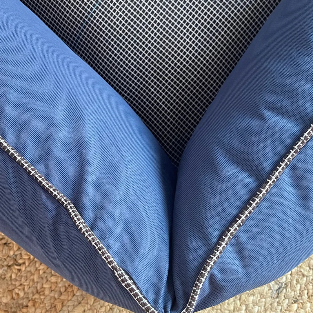 PoochMate OAK 3.0 :  Lion Pride Blue & Brown Bolster Dog Bed : Medium